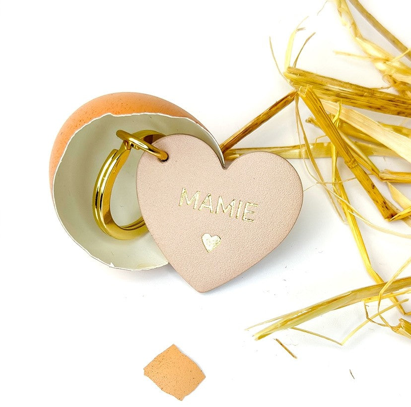 Oeuf cadeau - LE PORTE-CLÉS MAMIE EN CUIR ROSE POUDRÉ