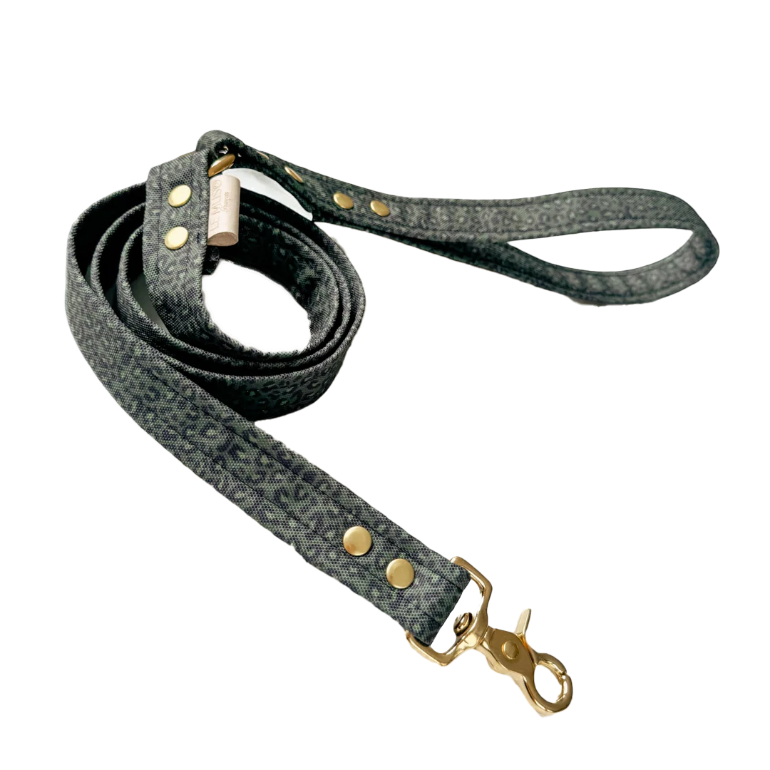 Khaki leopard leash